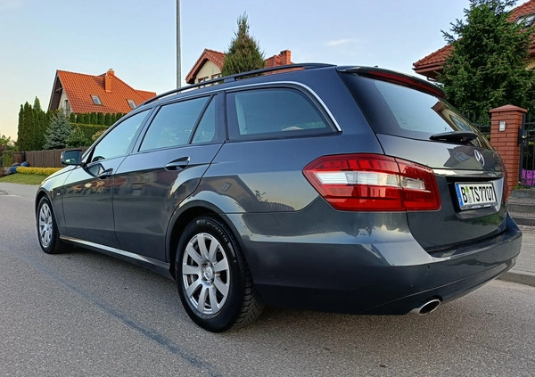 Mercedes-Benz Klasa E cena 40900 przebieg: 242000, rok produkcji 2011 z Nidzica małe 704
